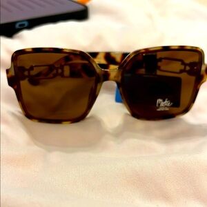 Makie Tortoiseshell Square Sunglasses - Brown Lenses